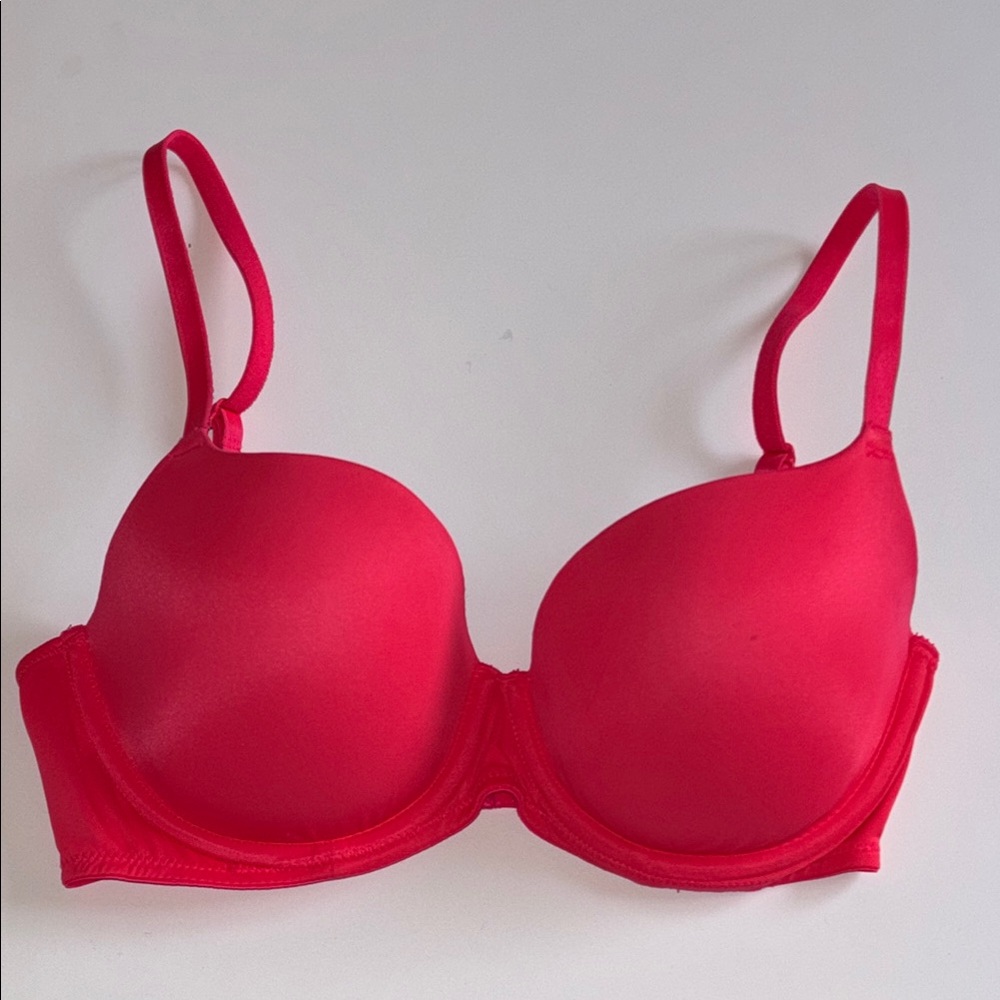 Wear Everywhere lightly lined bra 34C HOT PINK PINK BY VICTORIAS Secret Bra 34C